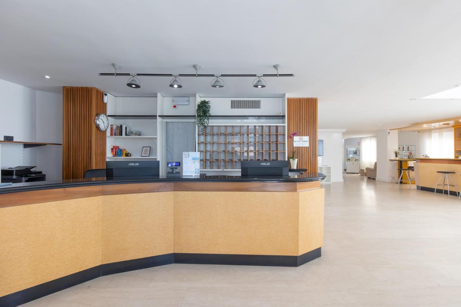 Grand Meeting Hotel Rimini Extérieur photo